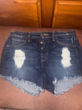 Women’s Guess Dark Blue Distressed Denim Shorts with Frayed Hem size 29